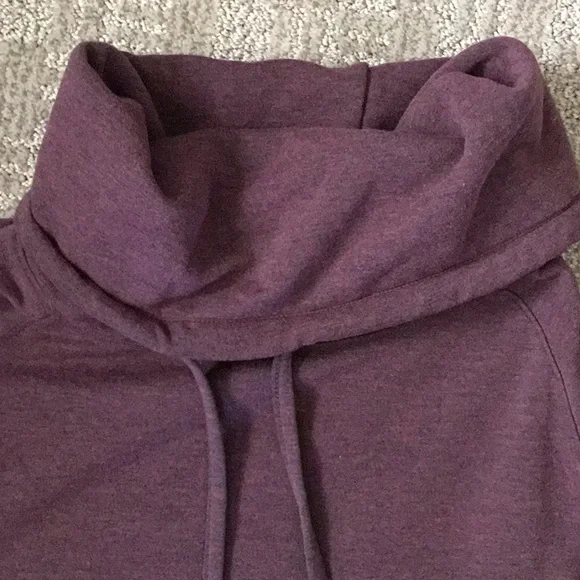 32' Heat Plum color Sweatshirt Size L - Picture 3 of 5